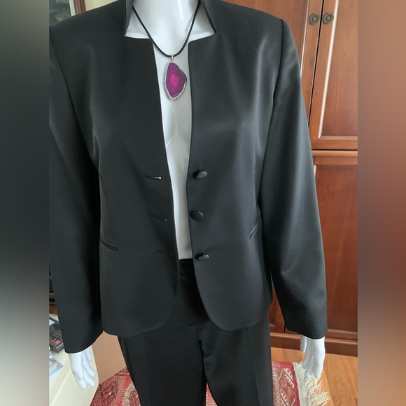 Soft and shiny fine wool blend black blazer & straight pants 2 Pc suit US 12 - Picture 3 of 16